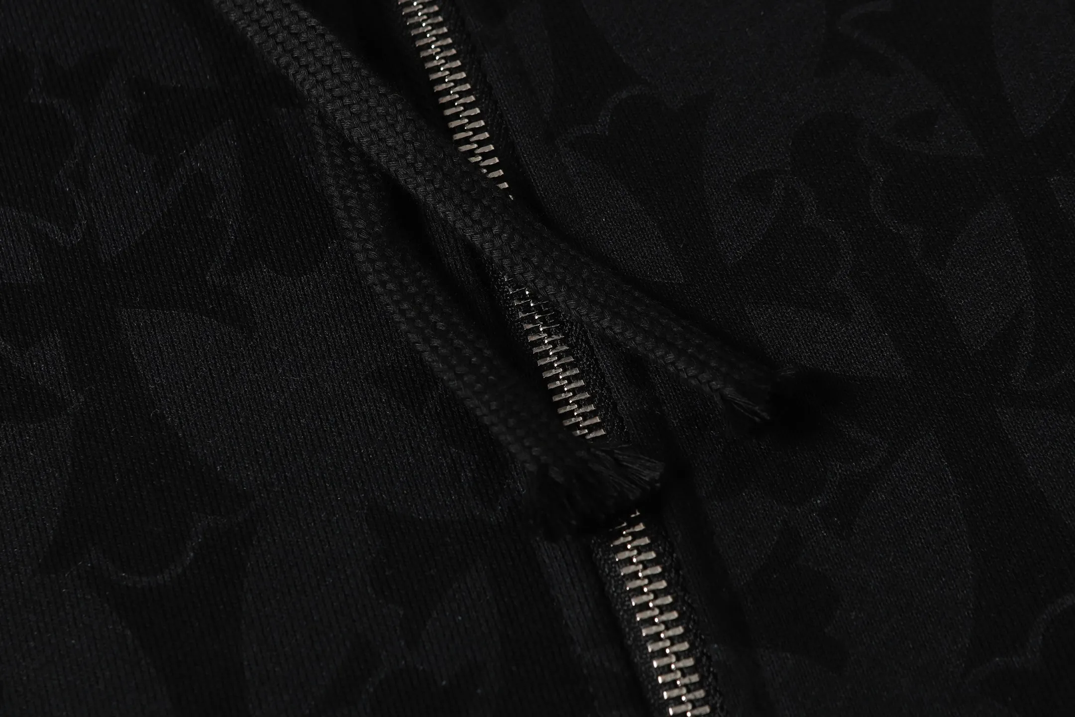 P290 K03 model This model is different from the k20 printing cross-border model. If you are pursuing quality, please do not place an order - Chrome Hearts/Chrome Hearts Sanskrit dark pattern all-over printed cross ✝️ Printed zipper sweatshirt cardigan jacket - High weight, high density and high quality. The wool is soft, delicate and skin-friendly. Soft and silky to the touch. Excellent warmth and skin-friendly properties - Custom-woven and custom-dyed, no color difference, no matter the fabric or workmanship details, beat the ordinary version on the market. -Hardware zipper accessories are all customized with full details -Colour: black -Size: S M L XL